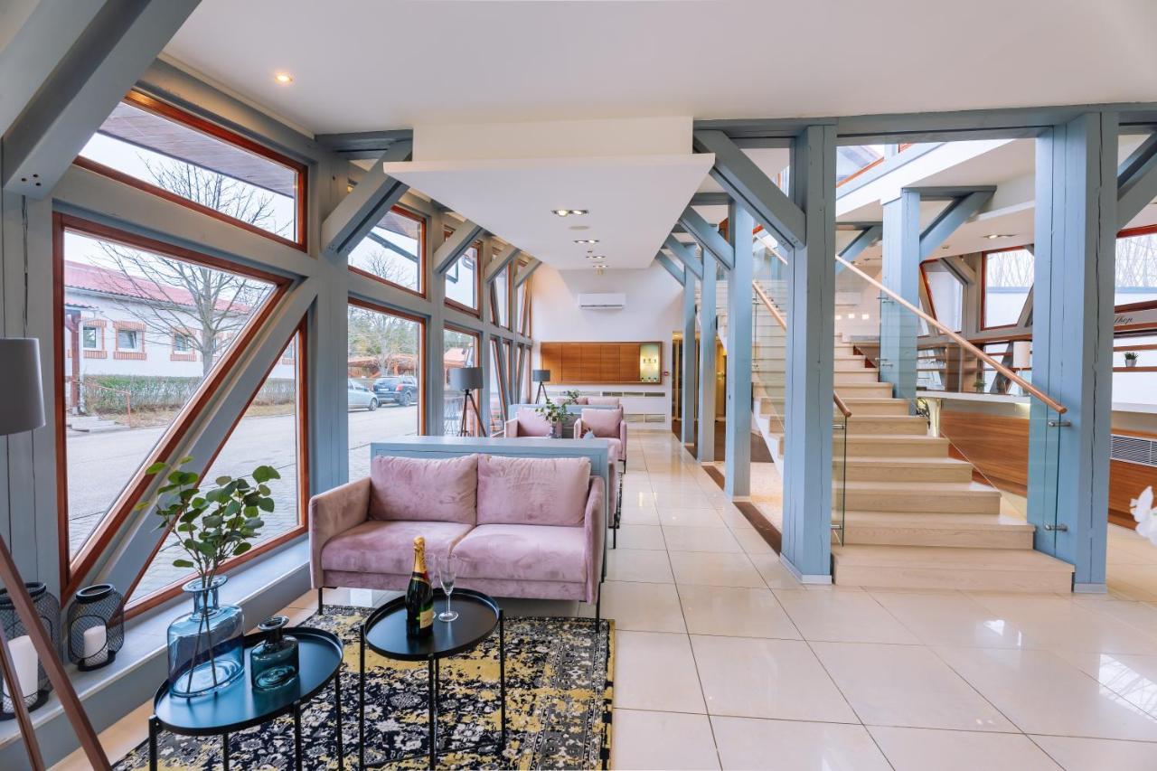 Vadvirag Panzio Hotel Ágfalva Екстериор снимка