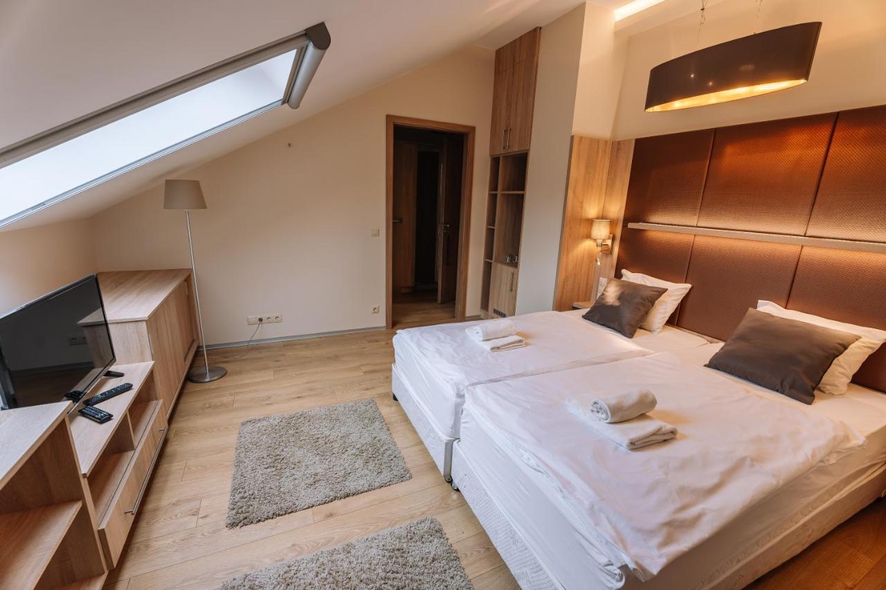 Vadvirag Panzio Hotel Ágfalva Екстериор снимка