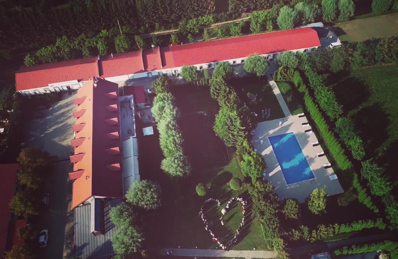Vadvirag Panzio Hotel Ágfalva Екстериор снимка