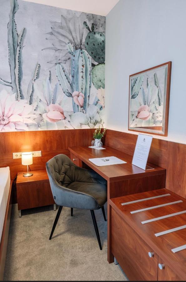 Vadvirag Panzio Hotel Ágfalva Екстериор снимка